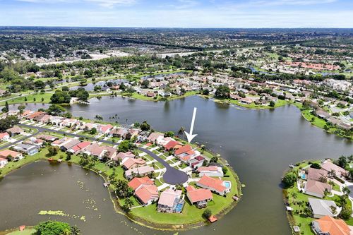 8333 Bonita Isle Dr, Lake Worth, FL, 33467-5528 | Card Image