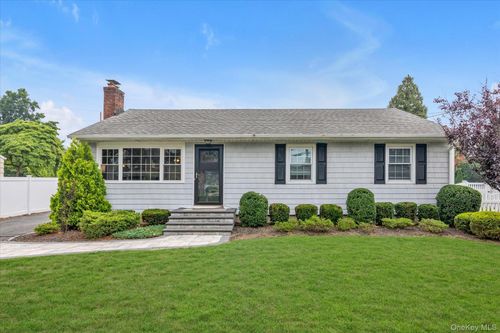 16 Verleye Ave, East Northport, NY, 11731-6019 | Card Image