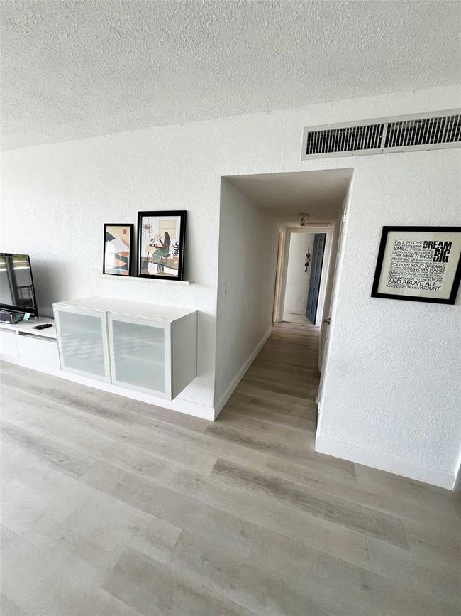 UNIT-405 - 470 3 Rd St S, Condo with 2 bedrooms, 2 bathrooms and null parking in SAINT PETERSBURG FL | Image 20