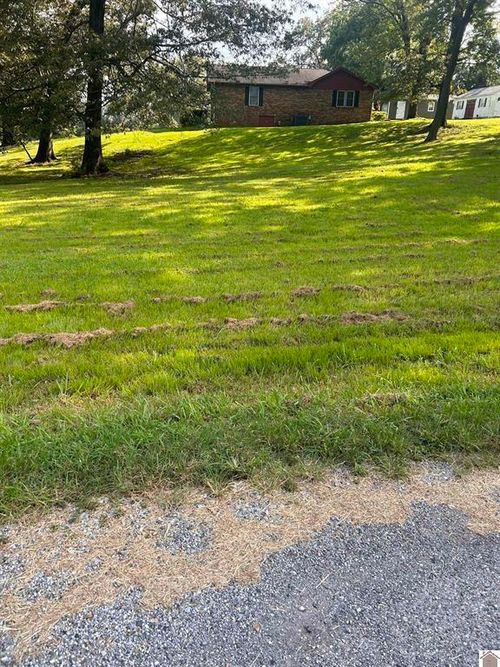 4055 Dogwood Ln, Paducah, KY, 42003-5174 | Card Image