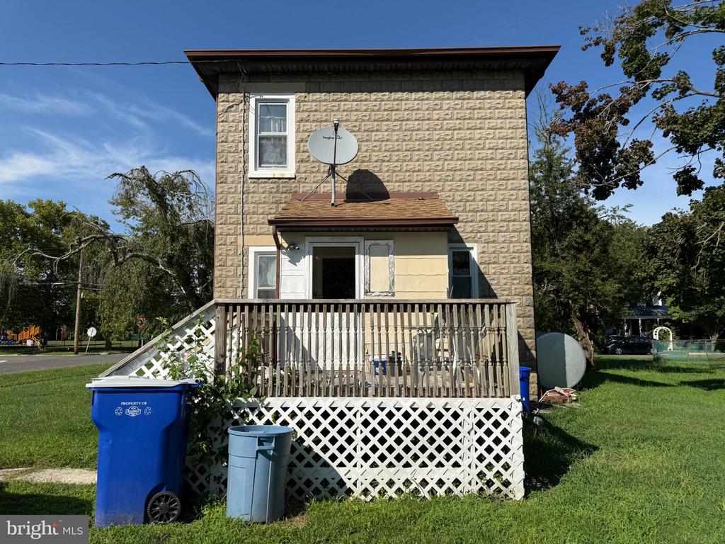 Residential in WOODBINE 3