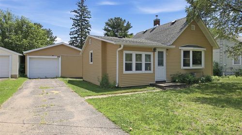 417 S 7th St, Cameron, WI, 54822-7505 | Card Image