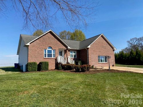 3955 Northernmistic Dr, Maiden, NC, 28650-8767 | Card Image