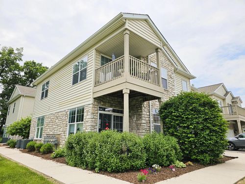 b-N16W26401 Meadowgrass Circle, Pewaukee, WI, 53072 | Card Image