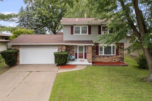 816 W 57th St, Davenport, IA, 52806-2319 | Card Image