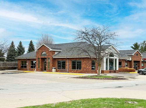 2480 53rd Ave, Bettendorf, IA, 52722-6208 | Card Image