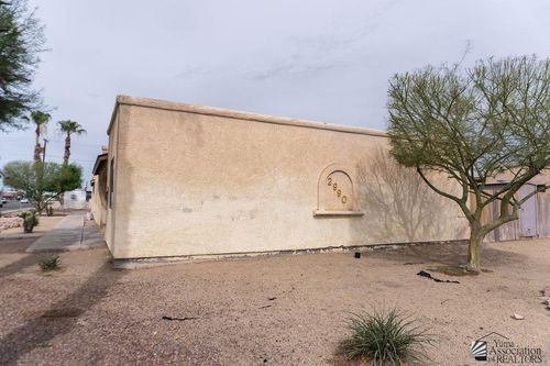 2990 S 1st Ave, Yuma, AZ, 85364-8149 | Card Image