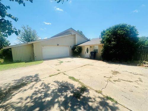 420 E 2nd Street, Duke, OK, 73532 | Card Image