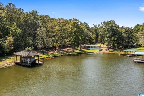 77 Coyote Ln, SYLACAUGA, AL, 35151-2577 | Card Image