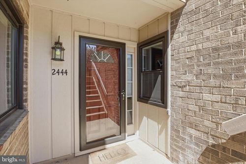 242-2444 Glengyle Dr, VIENNA, VA, 22181-5502 | Card Image