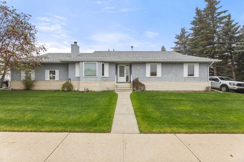 5630 60 Ave Close, Olds, AB, T4H1K5 | Card Image