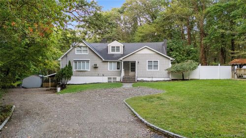 57 Eastwood Rd, Miller Place, NY, 11764-2107 | Card Image