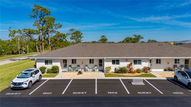 APT-1902 - 12538 Sw Kingsway Cir, Condo with 2 bedrooms, 2 bathrooms and null parking in LAKE SUZY FL | Image 28