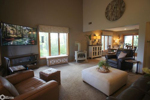 2000 Edgewood Dr, Webster City, IA, 50595-3148 | Card Image