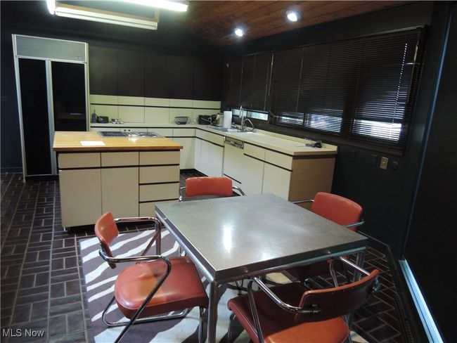 1979 Twin Oaks Dr, House other with 3 bedrooms, 3 bathrooms and null parking in Girard OH | Image 5