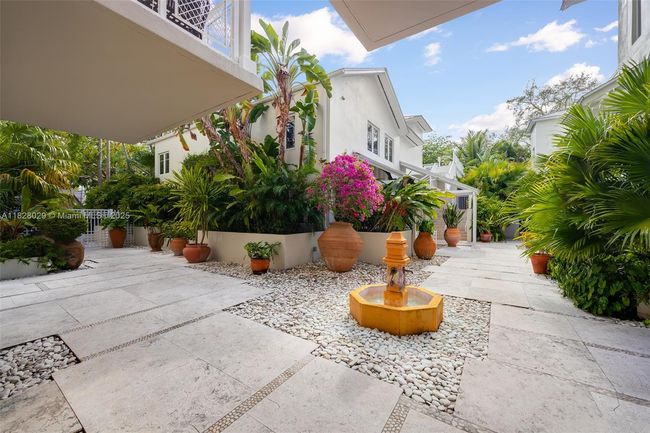 305 - 3540 Main Hwy, Condo with 2 bedrooms, 2 bathrooms and null parking in Coconut Grove FL | Image 19
