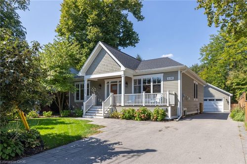 2195 Courtland Dr, Burlington, ON, L7R1S2 | Card Image