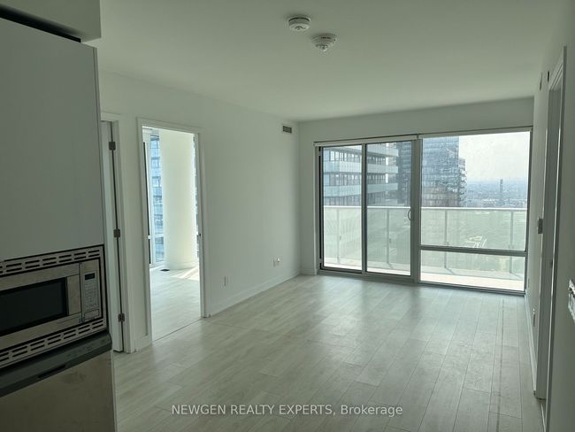 3112 - 501 Yonge St, Condo with 3 bedrooms, 2 bathrooms and 1 parking in Toronto ON | Image 8