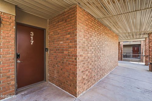 apt-317-4433 N Stanton St, El Paso, TX, 79902-1302 | Card Image