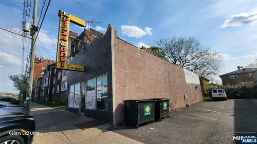 26 E Columbia Ave, Palisades Park, NJ, 07650-1405 | Card Image