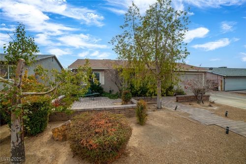 250 Tonalea Ave, Henderson, NV, 89015-5243 | Card Image