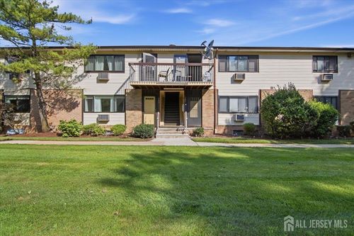 903 Cricket Ln, Woodbridge, NJ, 07095-1573 | Card Image