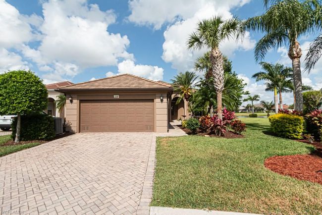 2258 Heydon Cir W, House other with 3 bedrooms, 3 bathrooms and null parking in Naples FL | Image 1