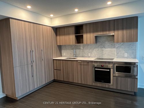 2210-19 Bathurst St, Toronto, ON, M5V0N2 | Card Image