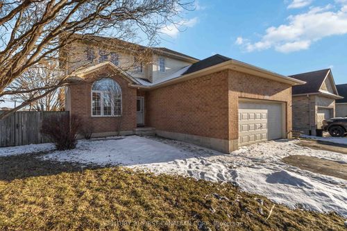 1 Watson Cres, St Thomas, ON, N5P4P5 | Card Image