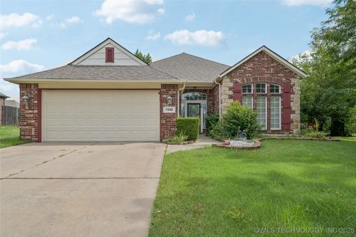 7440 Indianola St, Broken Arrow, OK, 74014-7323 | Card Image