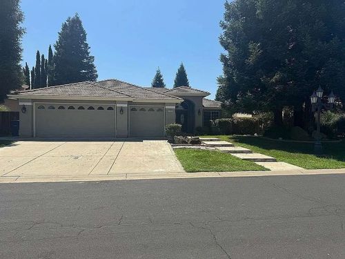7105 Emerald St, Chowchilla, CA, 93610-8435 | Card Image