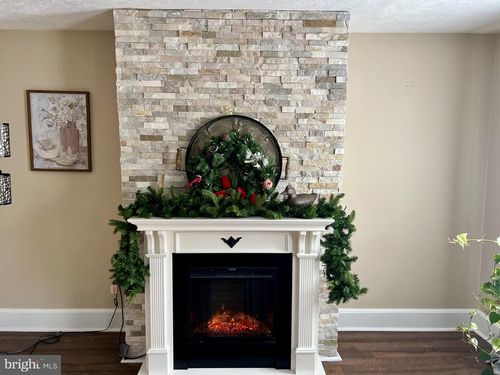 321 Cecil St, Chesapeake City, MD, 21915-1024 | Card Image