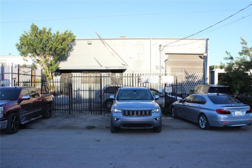 4811 E 11th Ave, HIALEAH, FL, 33013-2131 | Card Image