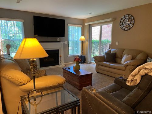 195-56246 Troon N, Shelby Township, MI, 48316-5052 | Card Image