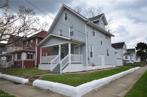 486 Howe St, Akron, OH, 44307-1819 | Card Image