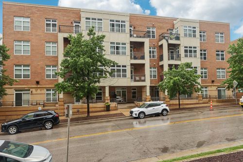 1905 N Water St, Milwaukee, WI, 53202-1585 | Card Image