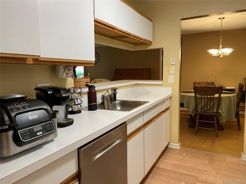 195-56246 Troon N, Shelby Township, MI, 48316-5052 | Card Image