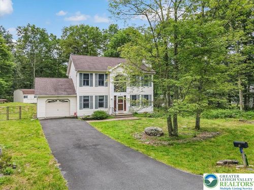 5 Flagstone Ln, East Stroudsburg, PA, 18302-8128 | Card Image