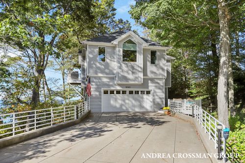 9565 Whispering Sands Dr, West Olive, MI, 49460-9377 | Card Image
