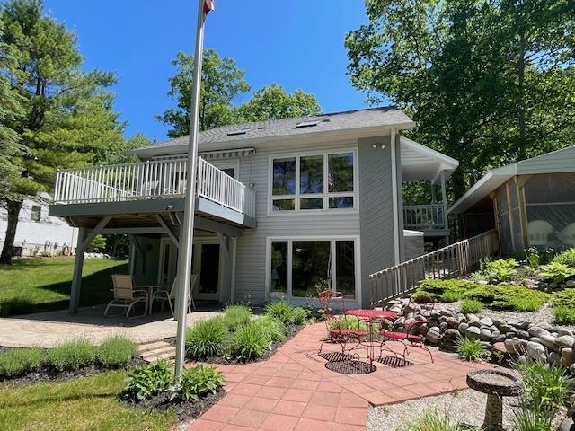 Rose Ln, Gladwin, MI 48624