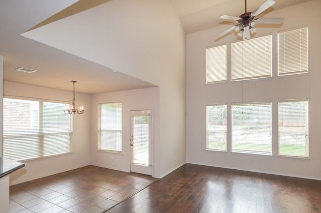 7617 Covered Bridge Dr, House other with 5 bedrooms, 4 bathrooms and 2 parking in Austin TX | Image 7