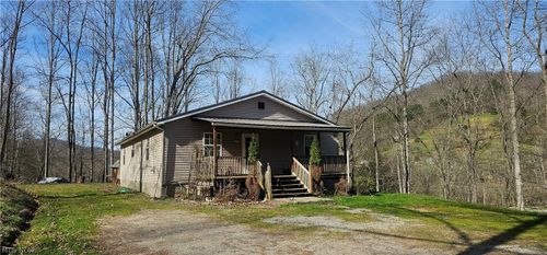 70 Strawberry Ln, Burnsville, WV, 26335-9713 | Card Image