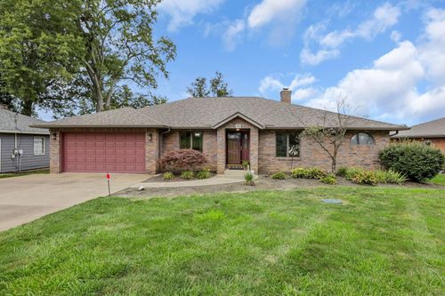 951 Lakeshore Dr W, Hebron, OH, 43025-9415 | Card Image