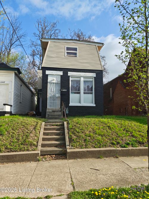 2805 W Chestnut St, Louisville, KY, 40211-1346 | Card Image