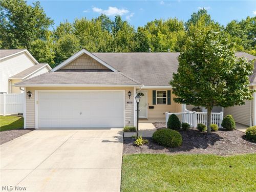 7393 Willow Woods Dr, North Olmsted, OH, 44070-6328 | Card Image