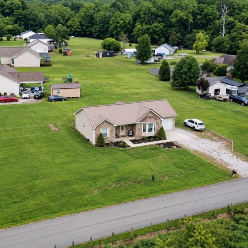 1013 S Tidwell Rd, Bon Aqua, TN, 37025-5013 | Card Image