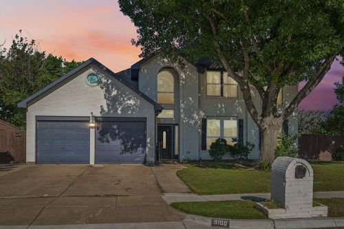 5100 Redwater Dr, Arlington, TX, 76018-2016 | Card Image
