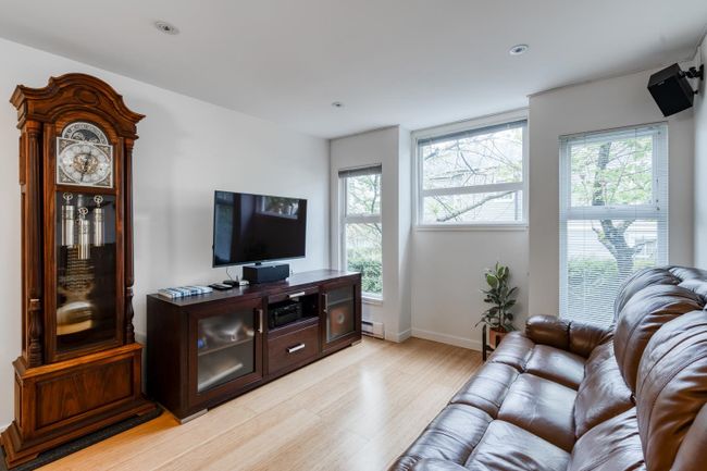 3 - 888 W 16 Th Avenue, Townhouse with 2 bedrooms, 2 bathrooms and 1 parking in Vancouver BC | Image 2