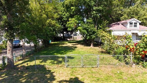 26 Glenwood Dr, Round Lake Beach, IL, 60073-2624 | Card Image