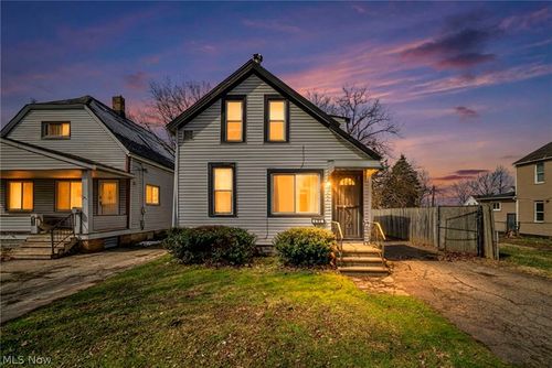 3606 E 54th St, Cleveland, OH, 44105-1122 | Card Image
